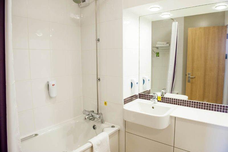 Premier Inn Rugeley Esterno foto