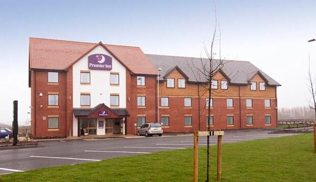 Premier Inn Rugeley Esterno foto