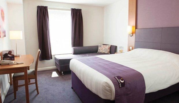 Premier Inn Rugeley Esterno foto